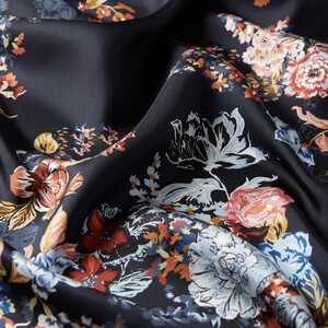 ipekevi - Black Waterside Garden Print Silk Twill Scarf (1)