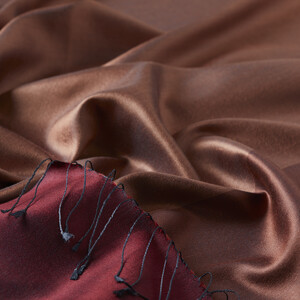 شال حرير فاخر ذو وجهين لون خمري ونحاسي - Thumbnail