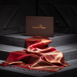 ipekevi - شال حرير فاخر ذو وجهين مخطط لون عنابي ipekevi - شال حرير فاخر ذو وجهين مخطط لون عنابي