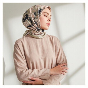 Çağla Yeşili Sakura Desenli Tivil İpek Eşarp - Thumbnail