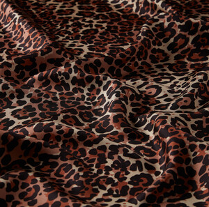 ipekevi - Copper Red Cheetah Print Silk Twill Scarf (1)