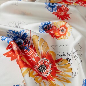 ipekevi - Cream Single Bloom Twill Silk Scarf (1)