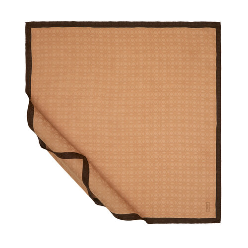 ايشارب الفصول الأربعة مونغرام لون بني فاتح