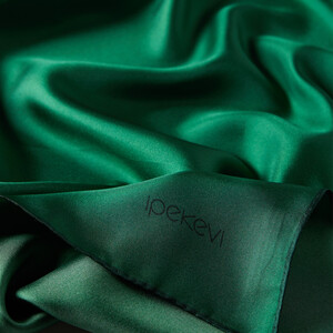 ipekevi - Emerald Green Plain Silk Twill Scarf (1)