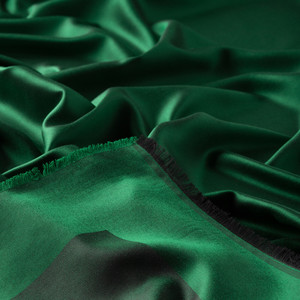 ipekevi - Emerald Green Reversible Silk Scarf (1)