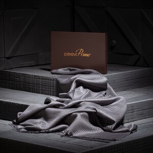 ipekevi - شال صوف وحرير فاخر لون رمادي