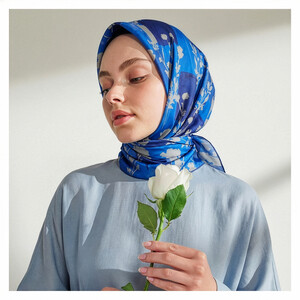 Gece Mavisi Vintage Silhouette Desenli Tivil İpek Eşarp - Thumbnail