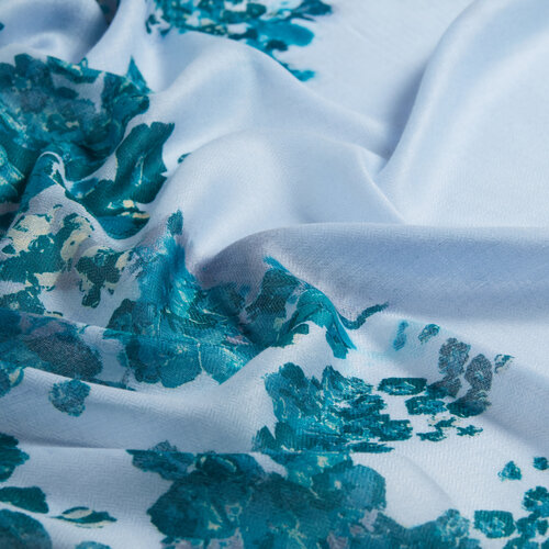 شال شتوي تصميم ورود لون أزرق سماوي شال شتوي تصميم ورود لون أزرق سماوي