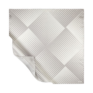 ipekevi - ايشارب حرير تويل تصميم هندسي لون فضي و أبيض