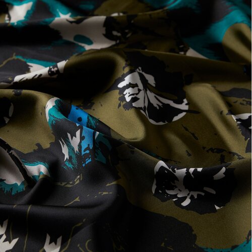 ايشارب حرير تويل تصميم فروة لون أخضر