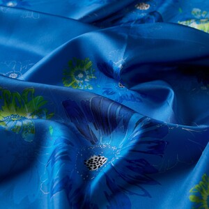 ipekevi - Indigo Single Bloom Twill Silk Scarf (1)