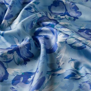 ipekevi - Indigo Soulful Blooms Twill Silk Scarf (1)