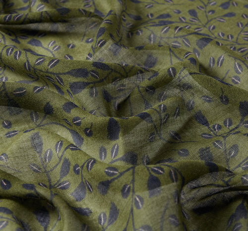 شال صوف تصميم ورود لون أخضر