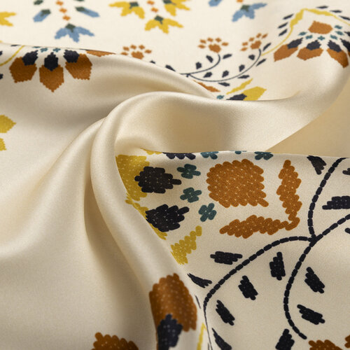 Krem Kanaviçe Saten İpek Mendil