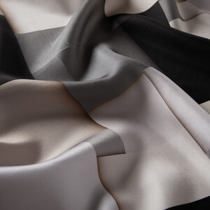 ipekevi - ايشارب حرير تويل تصميم هندسي لون كريمي (1)