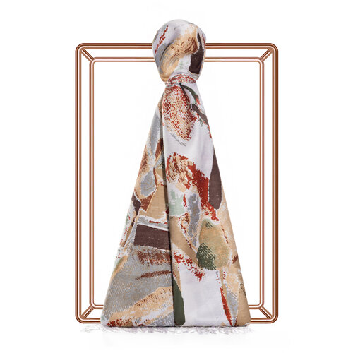 شال حرير بتصميم فني لون كريمي وأخضر