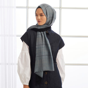 وشاح صوف كاروهات لون أزرق - Thumbnail