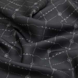 ipekevi - ايشارب حرير تويل لون أزرق معدني مونوغرام (1)