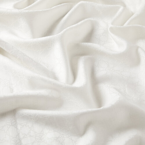 شال مونغرام سلجوقي ناعم لون أبيض