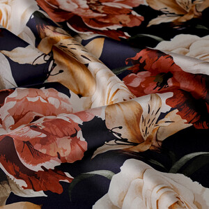 ipekevi - Navy Cream Bouguet Twill Silk Scarf (1)