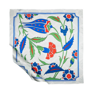 Nicaea Twill Silk Scarf Model 03 - Thumbnail