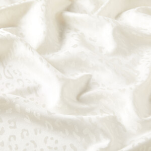 ipekevi - Pearl White Leopard Jacquard Silk Scarf (1)