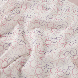 Pembe Çark Typo Monogram Desenli Pamuk İpek Şal - Thumbnail