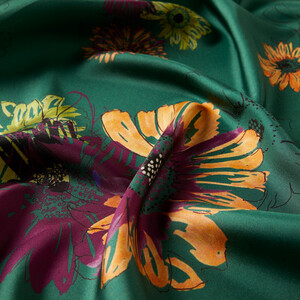 ipekevi - Pine Green Single Bloom Twill Silk Scarf (1)