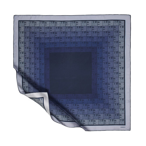 ايشارب حرير تويل لون أزرق بحري نمط الكوفي