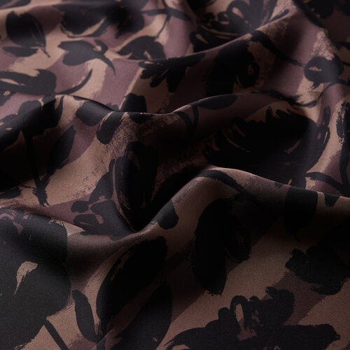 Red Copper Begonia Patterned Twill Silk Scarf