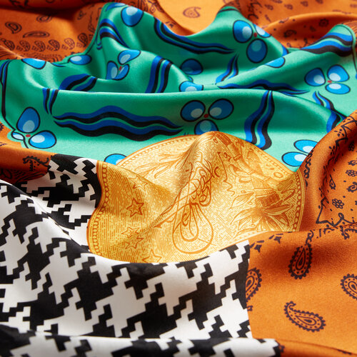 Rope Burgundy Silk Twill Scarf Model 03