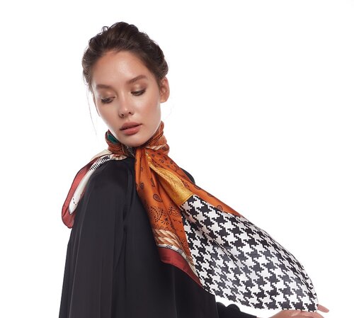 Rope Burgundy Silk Twill Scarf Model 03