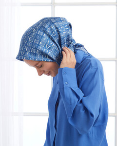 Saks Mavisi Etnik Monogram Tivil İpek Eşarp Model 01 - Thumbnail