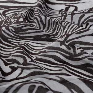 ipekevi - Siyah Beyaz Zebra Desenli Tensel Eşarp (1)