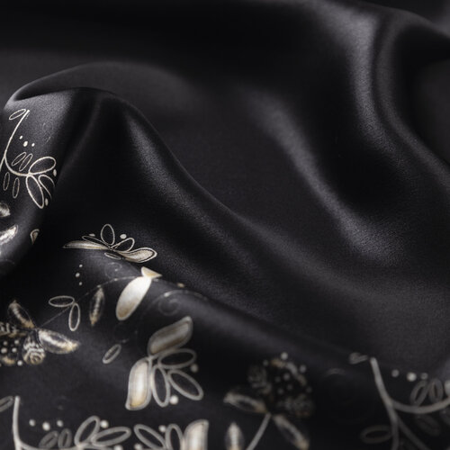 Siyah Bindallı Saten İpek Mendil 