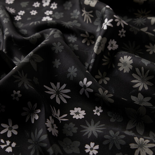 Siyah Gümüş Serpinti Çiçekler Tivil İpek Eşarp