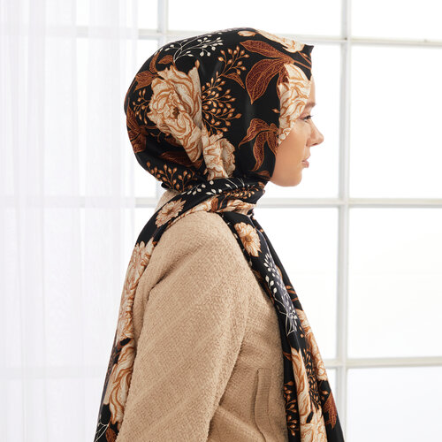 شال حرير بتصميم ورود لون أسود