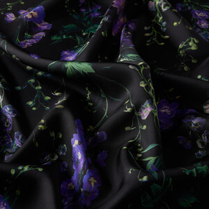 Siyah Wild Violet Desenli Tivil İpek Eşarp - Thumbnail
