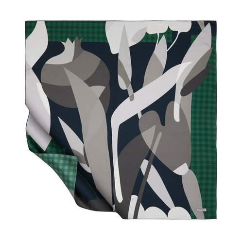 ايشارب حرير تويل تصميم ورود لون أسود وأخضر ايشارب حرير تويل تصميم ورود لون أسود وأخضر