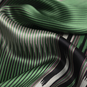 Siyah Zümrüt Karadeniz Keşanı Saten İpek Mendil - Thumbnail