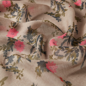 شال صوف وحرير بتصميم ورود لون فضي - Thumbnail