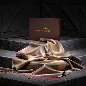 ipekevi - شال حرير فاخر ذو وجهين مخطط لون بيج وفوشي