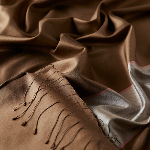 شال حرير مخطط لون ترابي