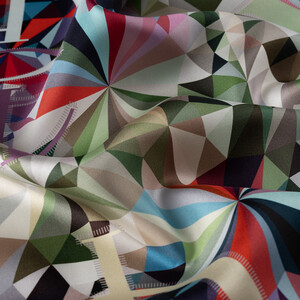 ipekevi - White Green Kalaydescope Twill Silk Scarf (1)
