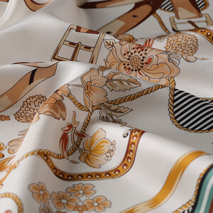 ipekevi - White Menthol Baroque Chain Twill Silk Scarf (1)