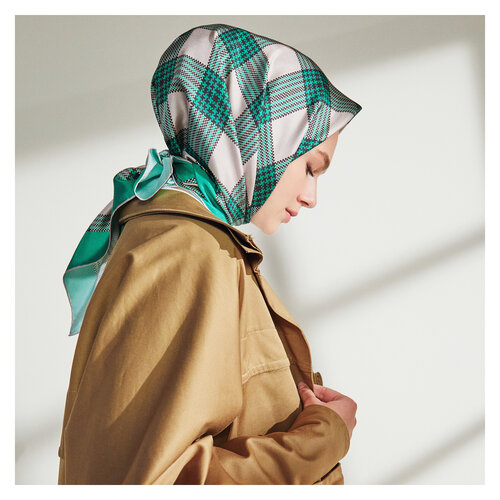 ايشارب حرير تويل تصميم مربعات لون أخضر